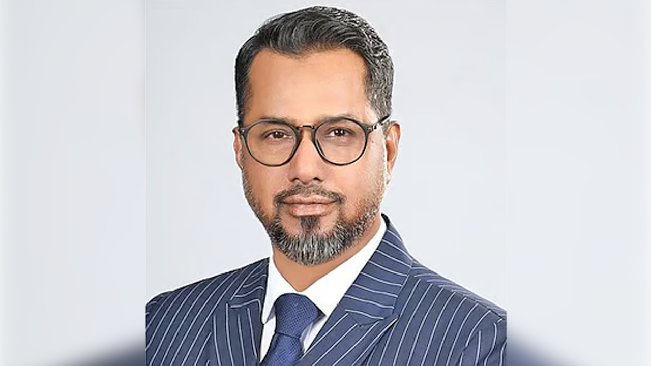 ইনস্টিটিউট অফ চার্টার্ড সেক্রেটারিজ অব বাংলাদেশ (আইসিএসবি)-এর সভাপতি হোসেন সাদাত
