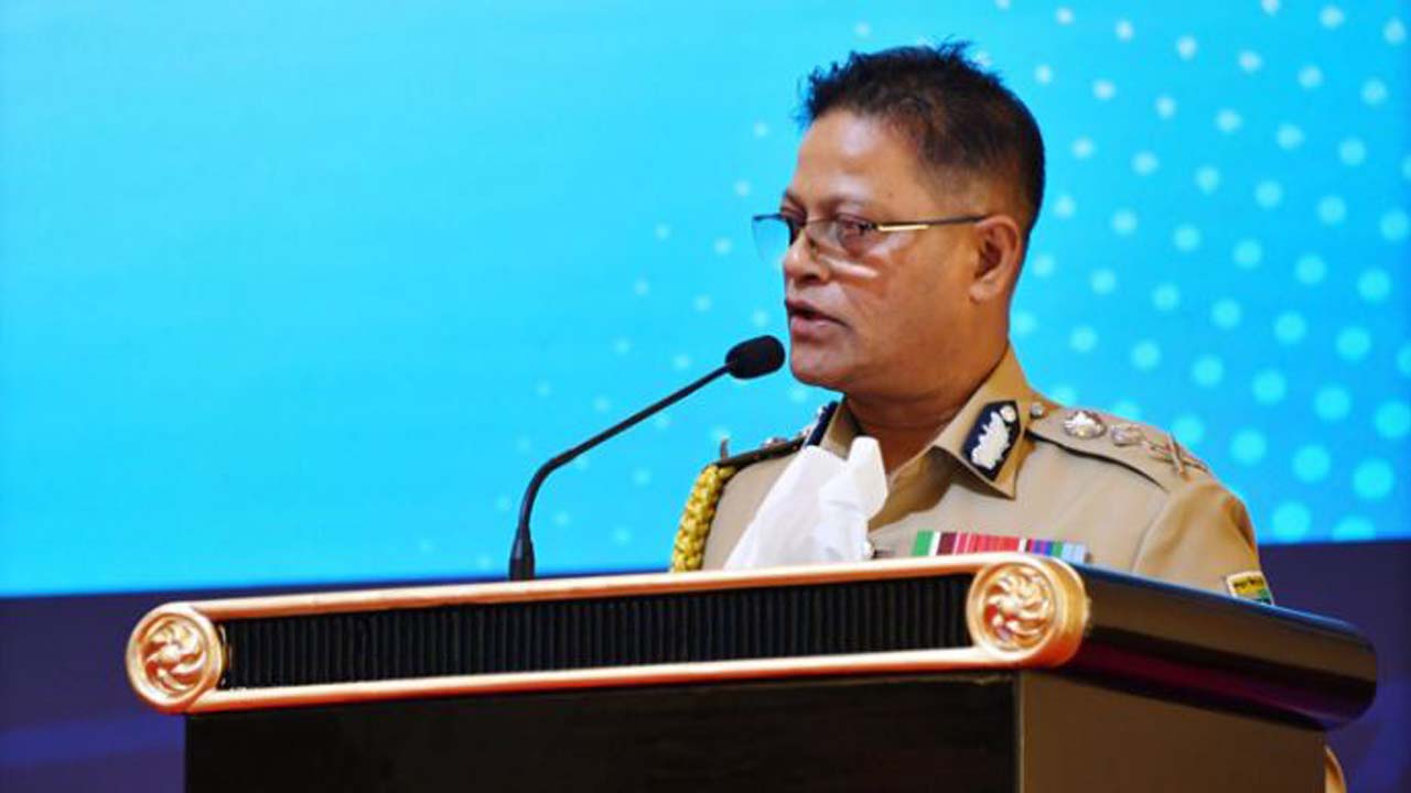 বক্তব্য রাখছেন আইজিপি মো: আলী হোসেন ফকির