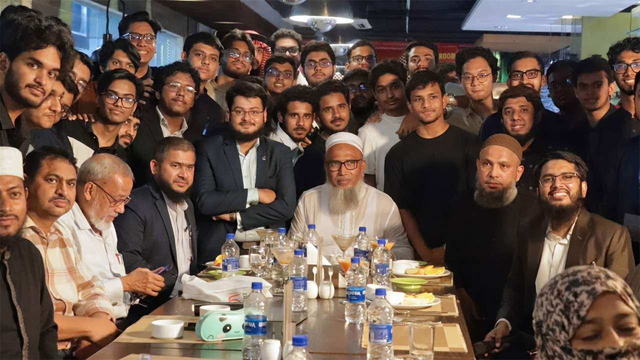 সাবেক অধ্যক্ষ ফখরুদ্দিন মুহাম্মদ কেফায়েতুল্লাহকে বিদায় সংবর্ধনা দেয়া হয়েছে