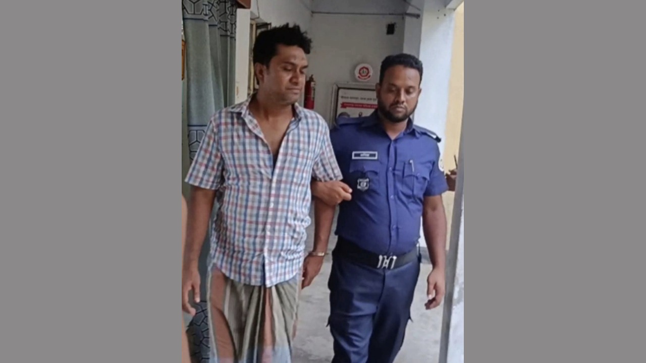সাবেক ছাত্রলীগ নেতা সুমনকে আটক করে পুলিশে সোপর্দ