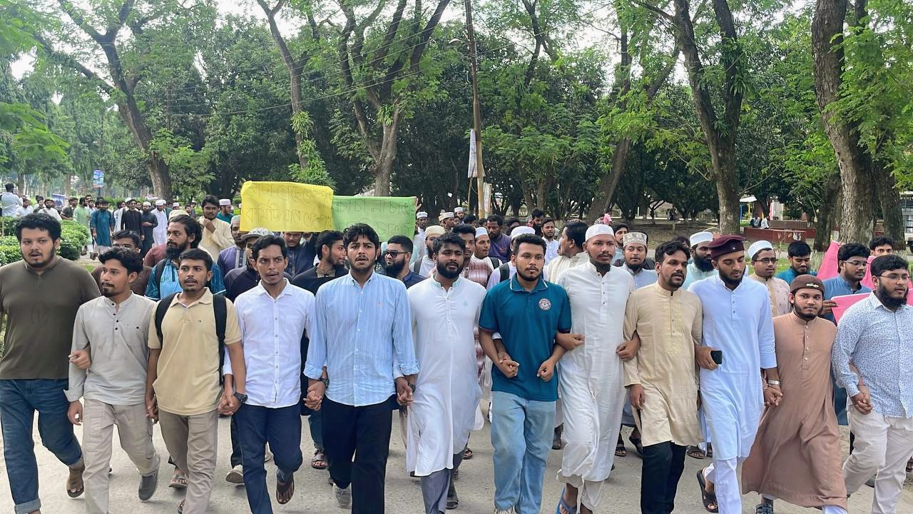 এনটিআরসিএ-এর নিয়োগ ব্যবস্থা বহালের দাবিতে বিক্ষোভ