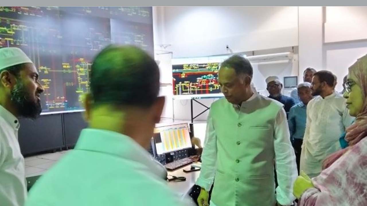 পিজিসিবি ও এনএলডিসি পরিদর্শনকালে বিদ্যুৎ, জ্বালানি ও খনিজসম্পদ মন্ত্রী ইকবাল হাসান মাহমুদ