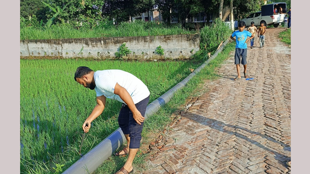 অভিযানে ড্রেজার মেশিন ও বালু সরবরাহ পাইপ নষ্ট করা হয়