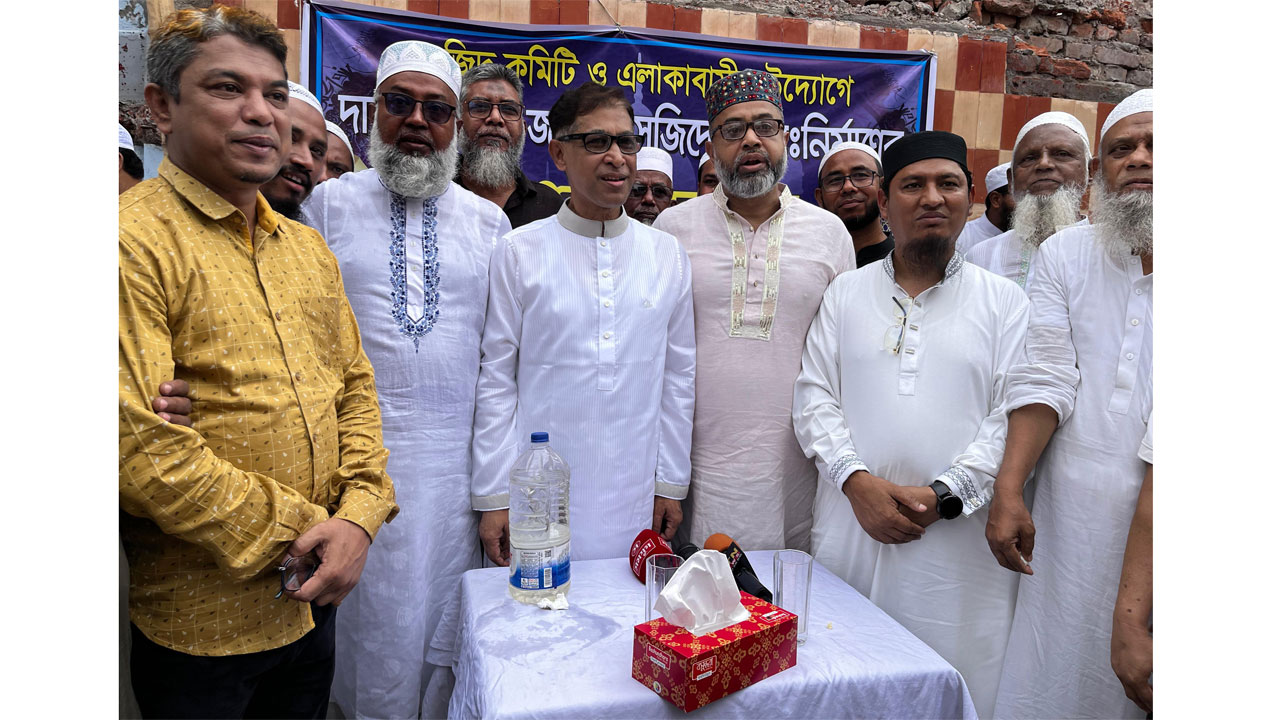 মসজিদ পুনর্নির্মাণ কাজের উদ্বোধনে অতিথিরা