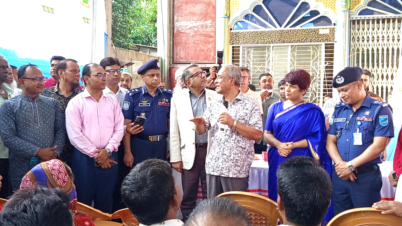 গ্রাফিতি উদ্বোধন করেন স্বরাষ্ট্র উপদেষ্টা জাহাঙ্গীর আলম চৌধুরী