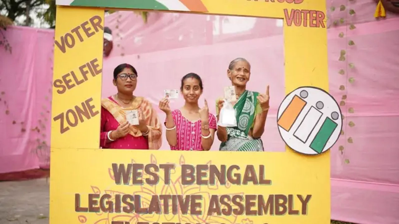 পশ্চিমবঙ্গে প্রথম দফার ভোটে নারী ভোটারের উপস্থিতি
