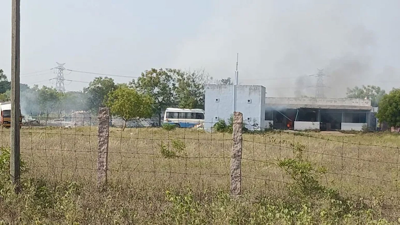ভারতে একটি বাজি তৈরির কারখানায় বিস্ফোরণ