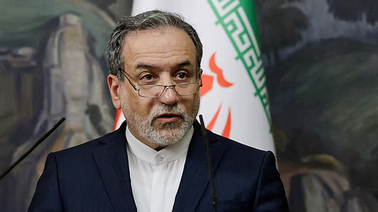 ইরানের পররাষ্ট্রমন্ত্রী আব্বাস আরাঘচি