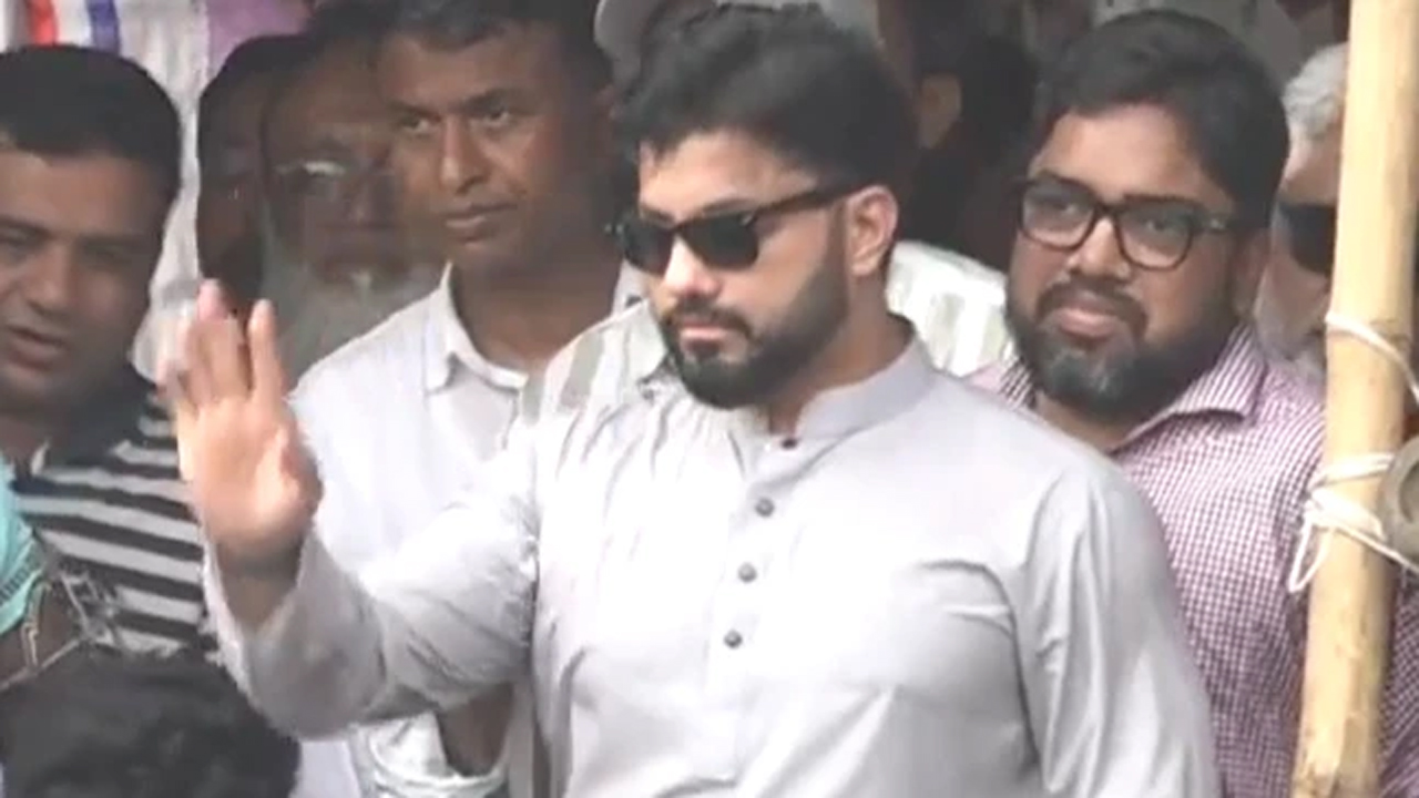 ইশরাক হোসেন