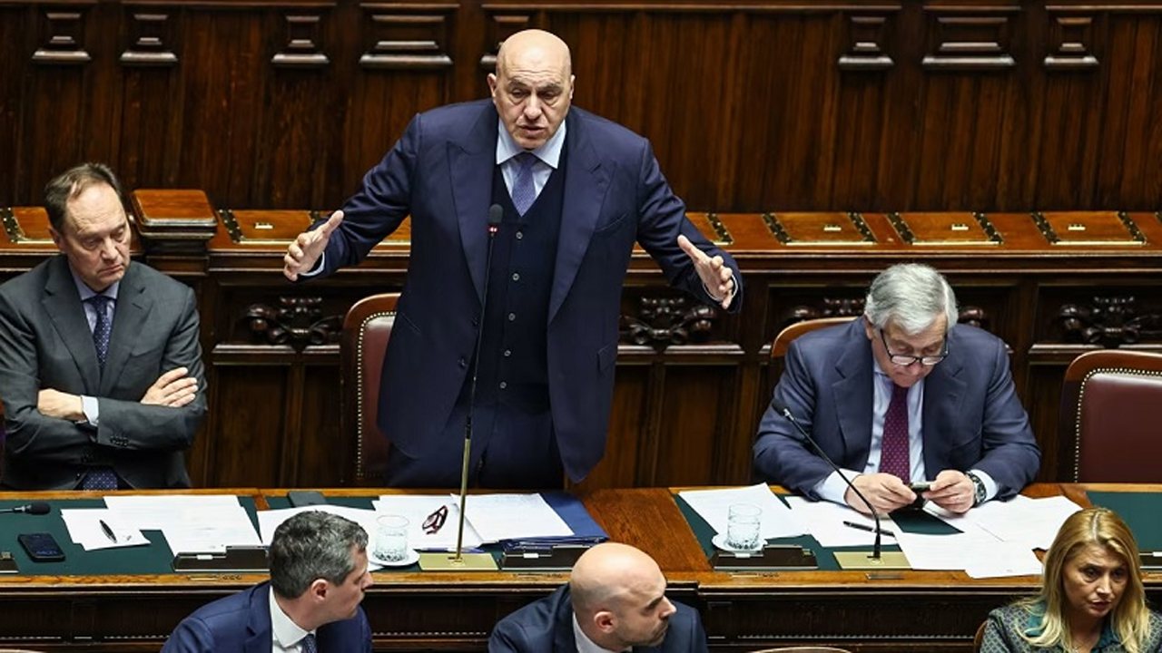 ইতালির প্রতিরক্ষামন্ত্রী গুইদো ক্রোসেত্তো