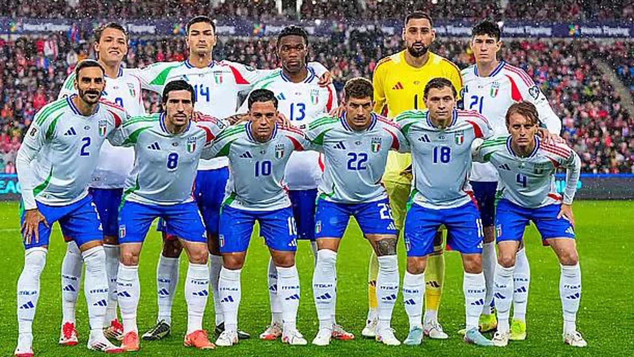 জেনারো গাত্তুসোর অধীনে ইতালি বাছাইপর্বের গ্রুপ ‘আই’-এ দ্বিতীয় স্থানে ছিল