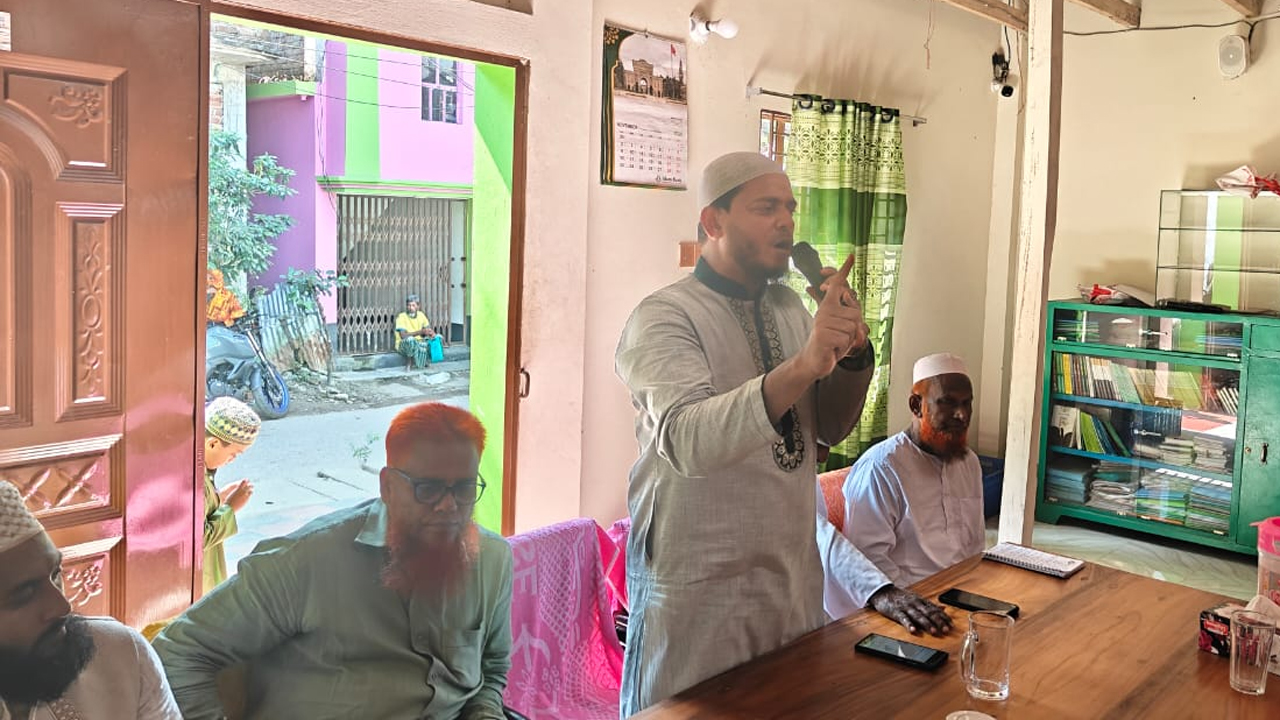 মতবিনিময় সভায় ড. শফিকুল ইসলাম মাসুদ।