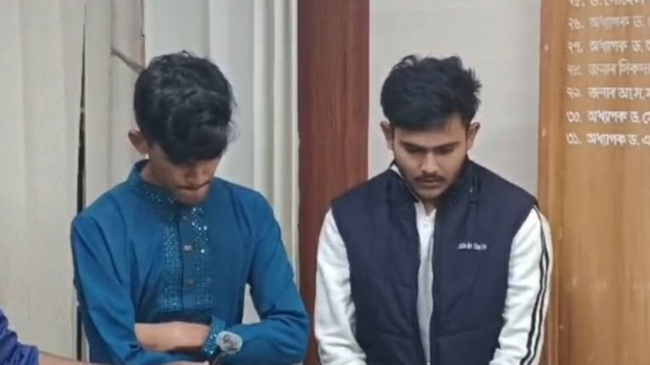 জাবিতে ভর্তি পরীক্ষায় প্রক্সি দিতে এসে ঢাবি শিক্ষার্থী ও ভর্তিচ্ছু প্রার্থীকে ১৫ দিনের কারাদণ্ড