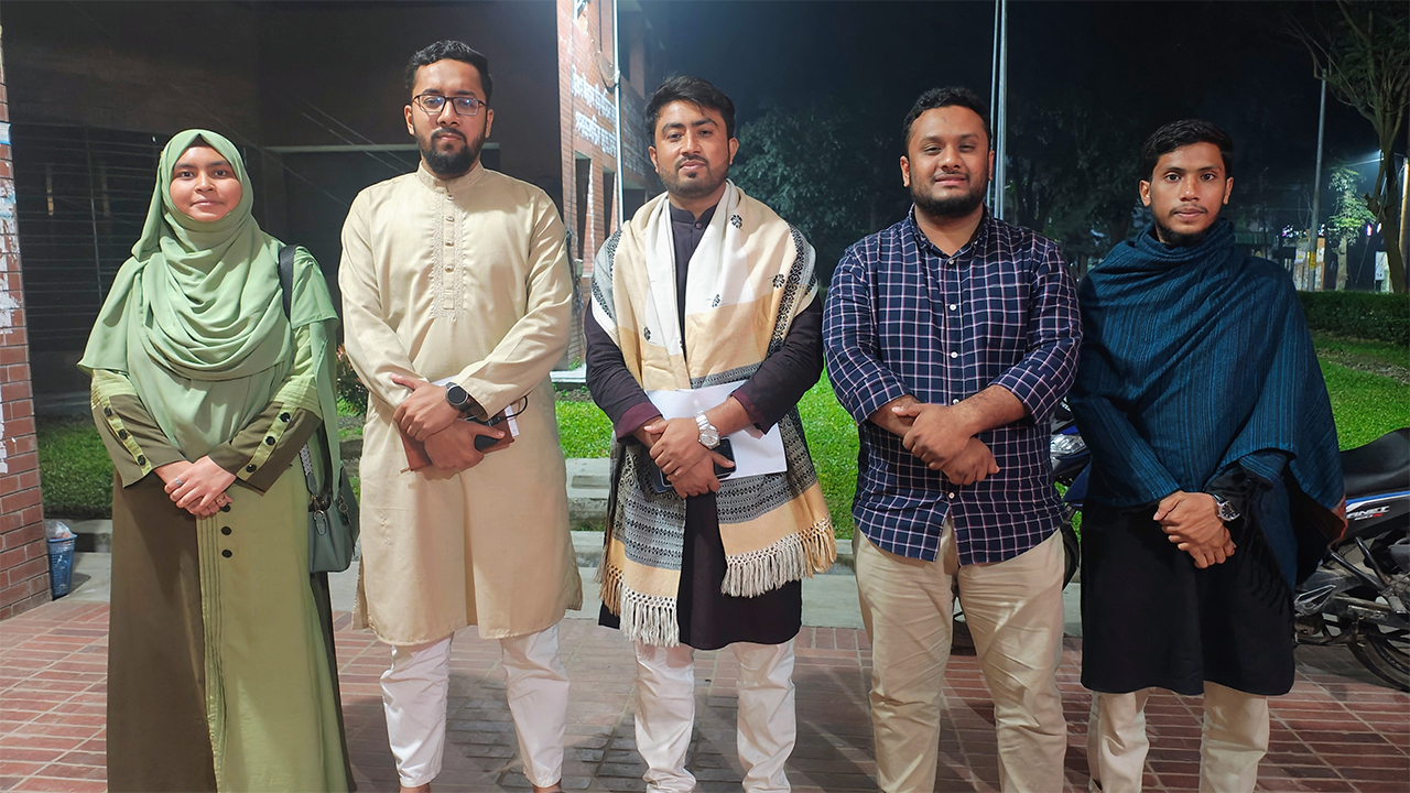 নির্বাচিত জনপ্রতিনিধিরা