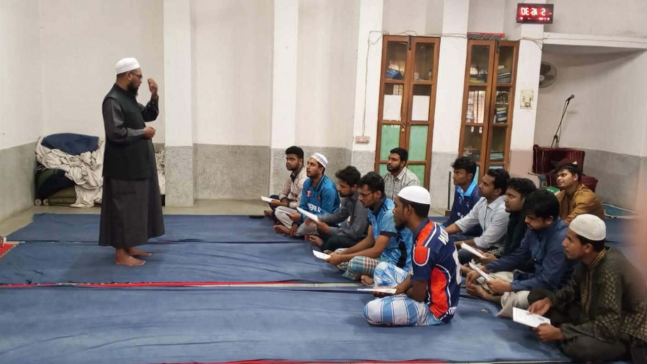 রমজানজুড়ে জাবিতে ছাত্রদল নেতার উদ্যোগে ফ্রি কোরআন শিক্ষা কার্যক্রম