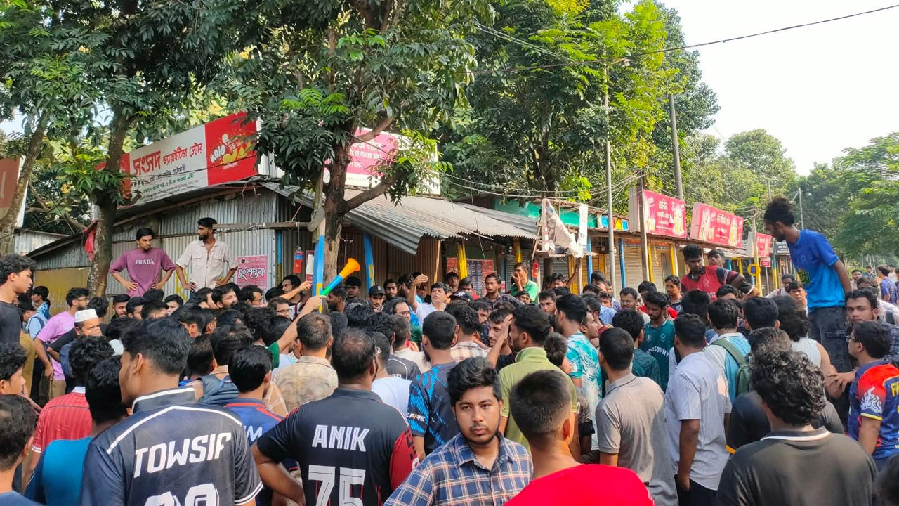জাবিতে দোকানের মালিকানা নিয়ে দুই হলের শিক্ষার্থীদের সংঘর্ষ, আহত ৯