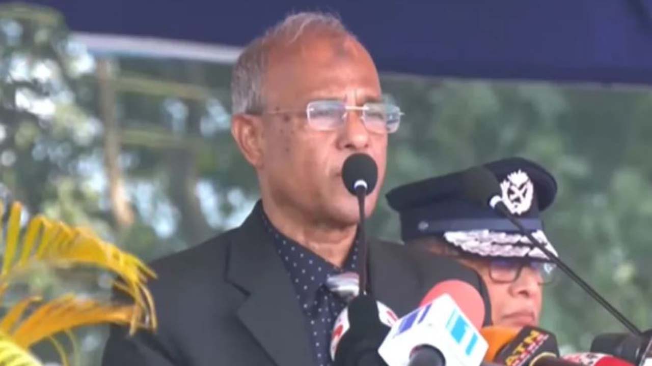 বক্তব্য দিচ্ছেন স্বরাষ্ট্র উপদেষ্টা লেফটেন্যান্ট জেনারেল (অব.) মো: জাহাঙ্গীর আলম চৌধুরী