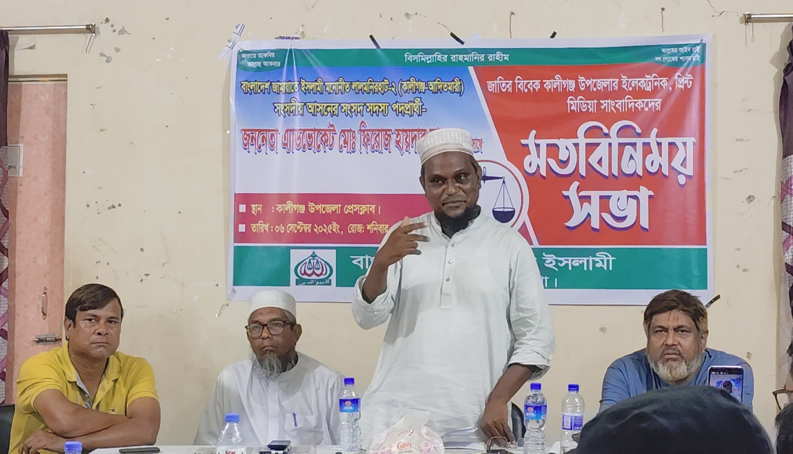 সাংবাদিকদের সাথে অ্যাডভোকেট মো: ফিরোজ হায়দার লাভলুর মতবিনিময়