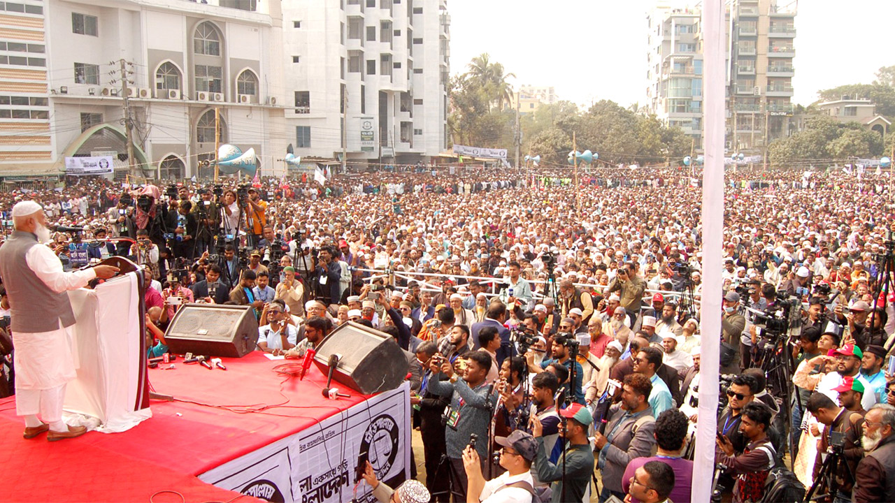 বগুড়ার সমাবেশে বক্তব্য রাখছেন জামায়াত আমির ডা: শফিকুর রহমান
