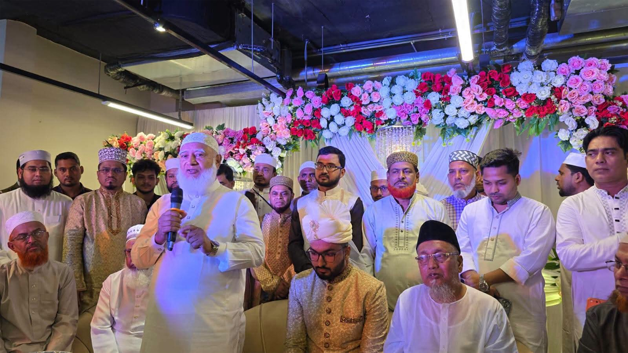 অনুষ্ঠানে শুভেচ্ছা বক্তব্য রাখেন জামায়াত আমির ডা: শফিকুর রহমান