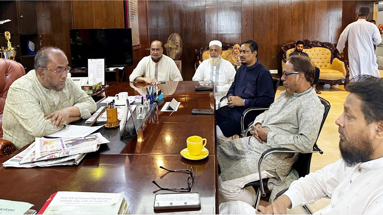 সভায় সিসিক প্রশাসকের সাথে জামায়াত নেতারা মতবিনিময় করেন