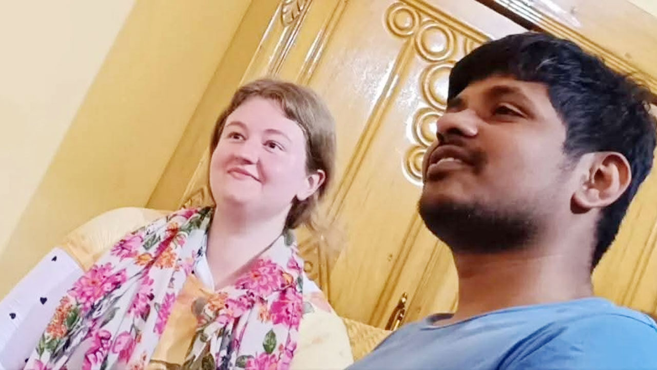 পোল্যান্ডের তরুণী ভেরোনিকা মারিয়া পিতলার্স ও জামালপুরের ছেলে ইসমাইল