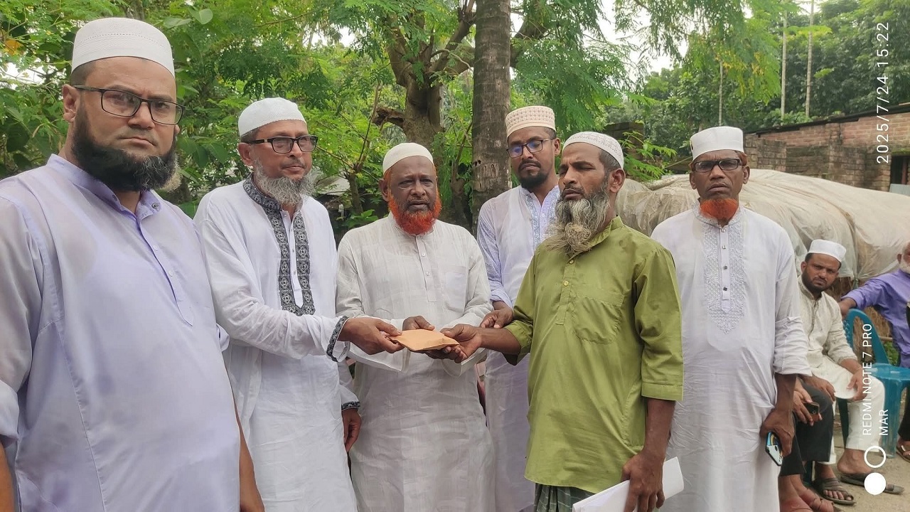 চৌগাছায় জুলাই শহীদ আল আমিনের পরিবারকে আরো ১ লাখ টাকা দিলো জামায়াত