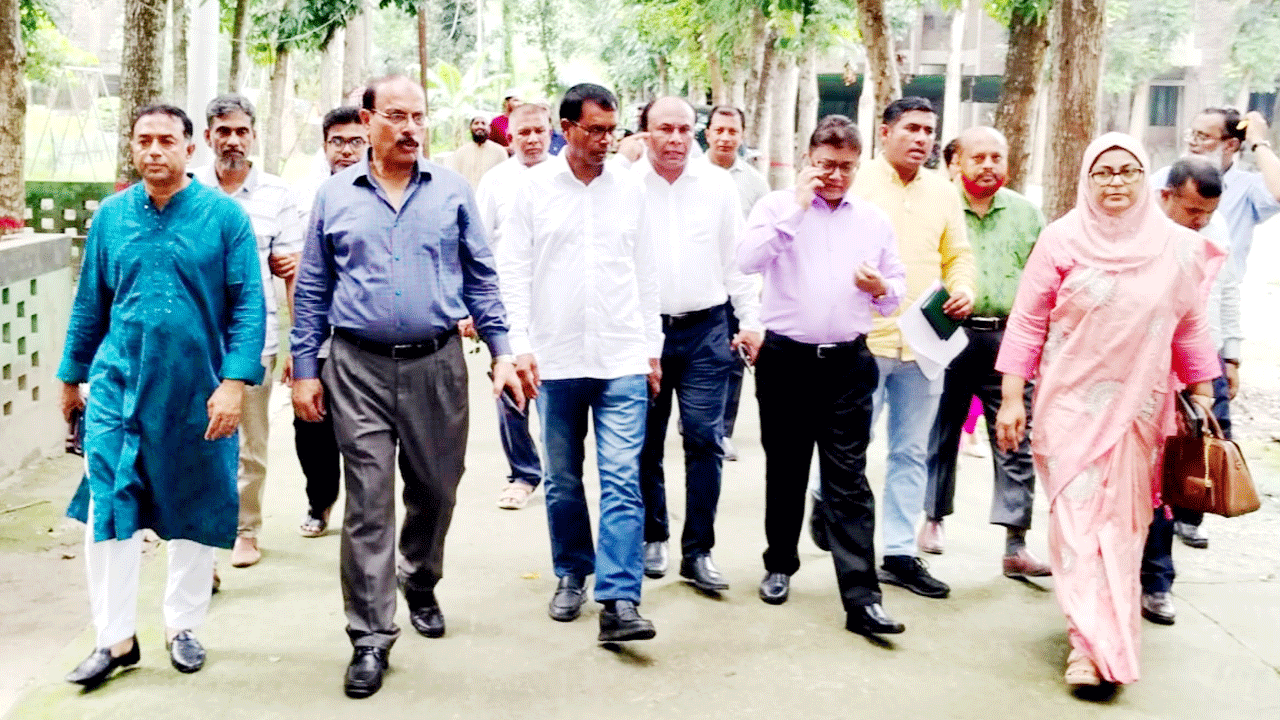 ঝিনাইদহে মেডিক্যাল কলেজ স্থাপনের জন্য সম্ভাব্য স্থান পরিদর্শনে প্রতিনিধি দল