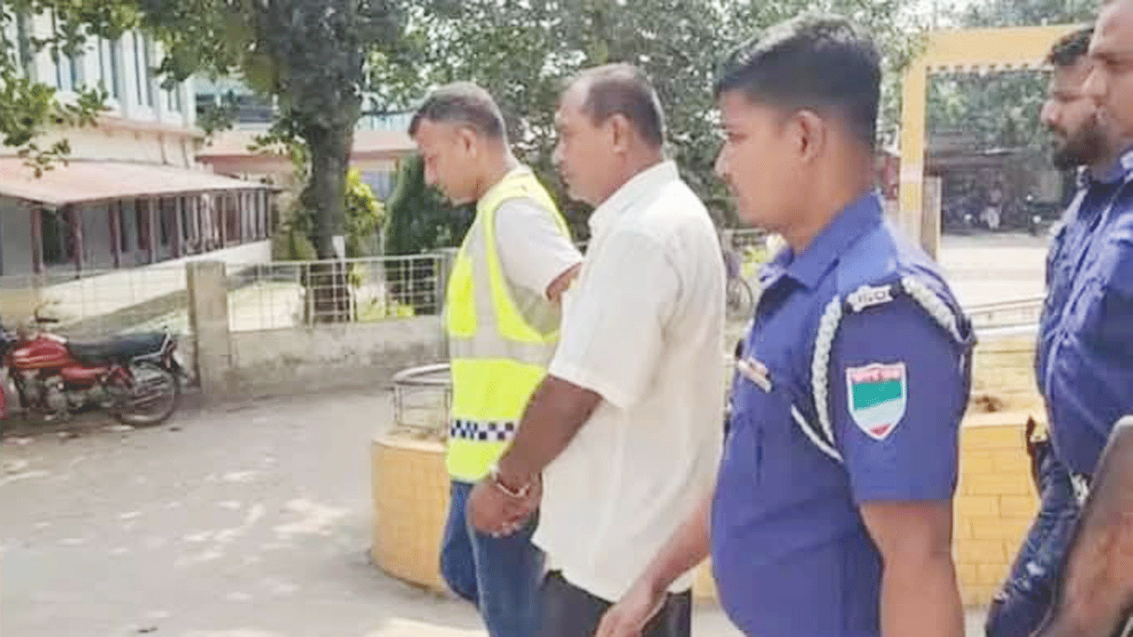 আটক অ্যাম্বুলেন্স চালক বকুল হোসেন