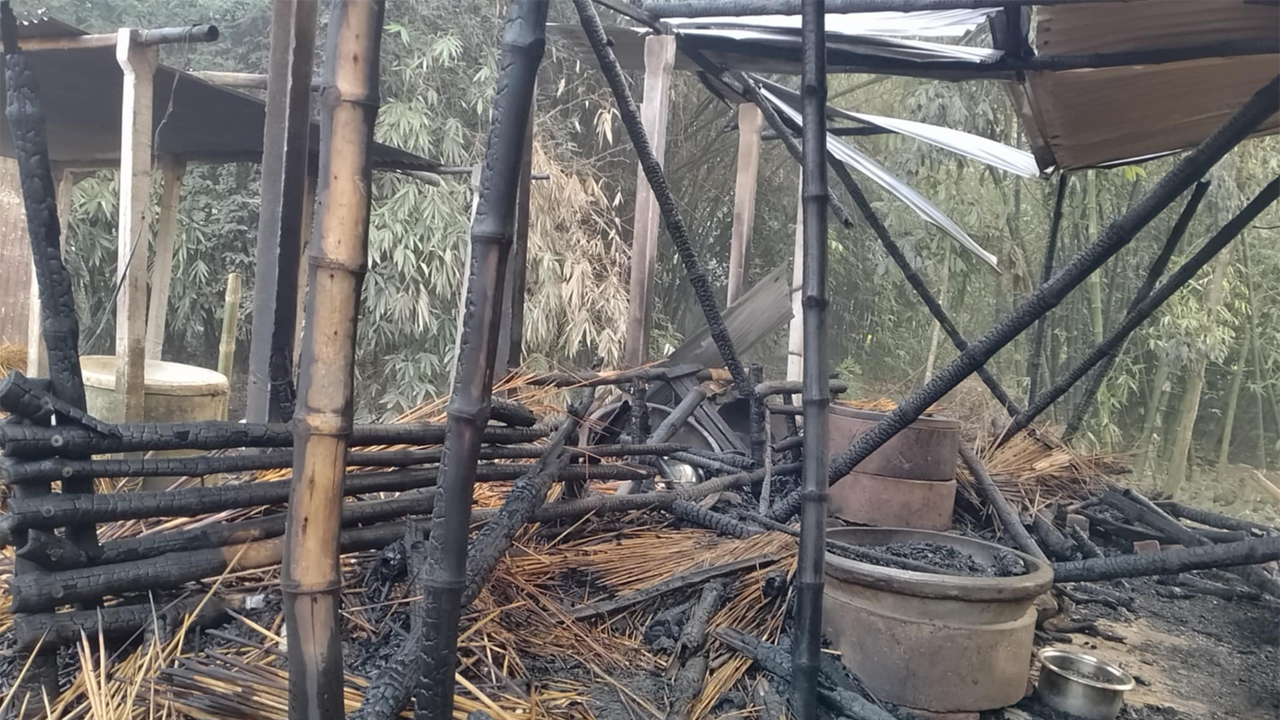 শৈলকুপায় আগুন।