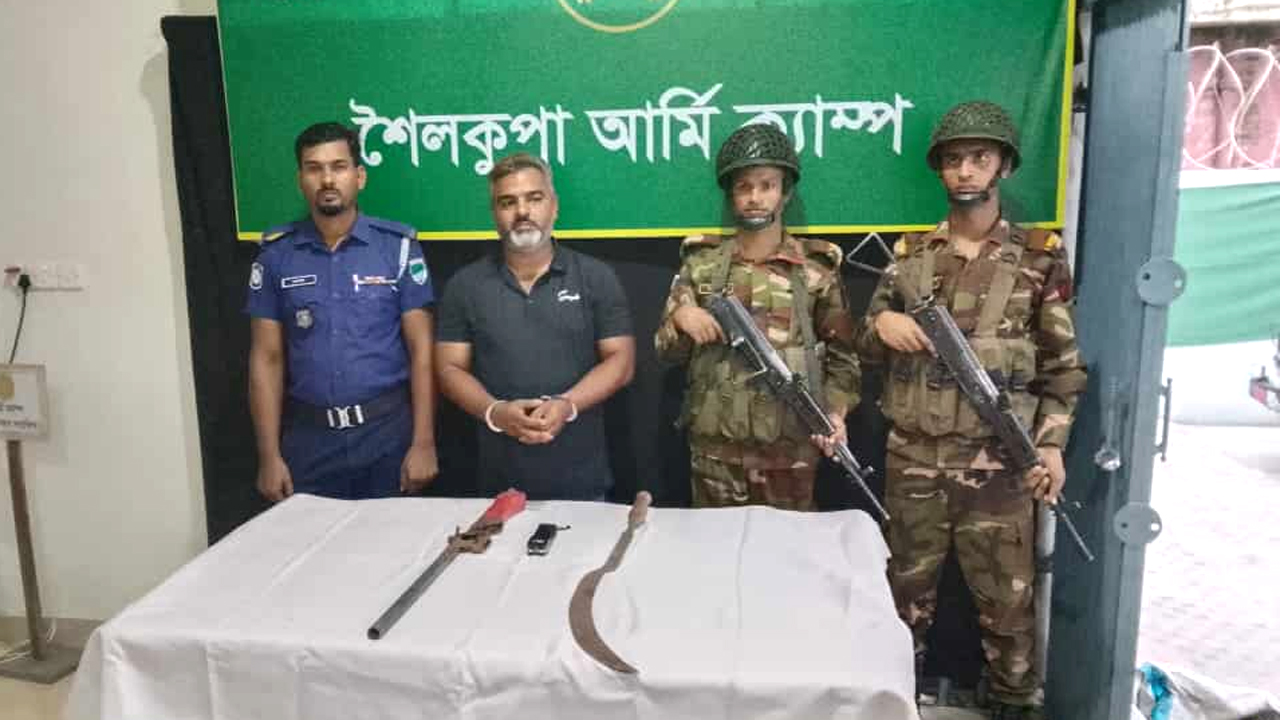 আটক মো: পলাশ মিয়া