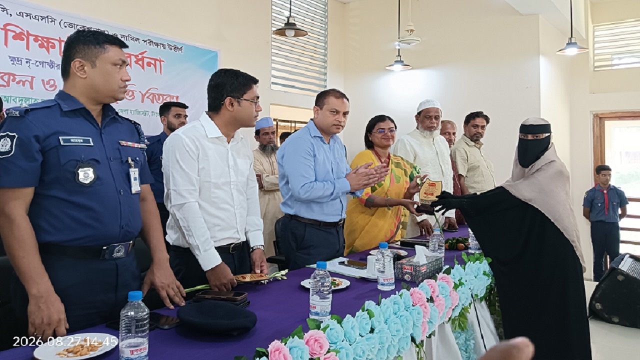জৈন্তাপুর উপজেলা প্রশাসনের উদ্যোগে জিপিএ-৫ প্রাপ্তদের সংবর্ধনা