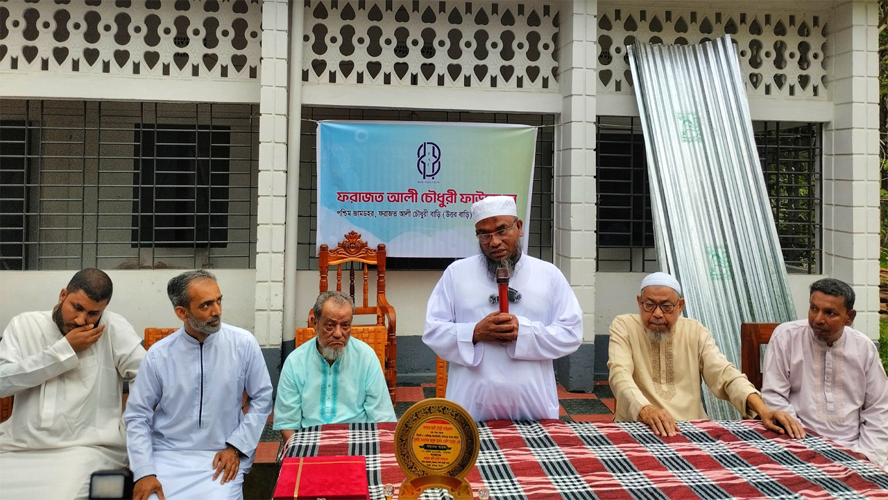 জকিগঞ্জ উপজেলার বীরশ্রী ইউনিয়নে টিন বিতরণ অনুষ্ঠানে মুফতি মোহাম্মদ আবুল হাসান এমপি