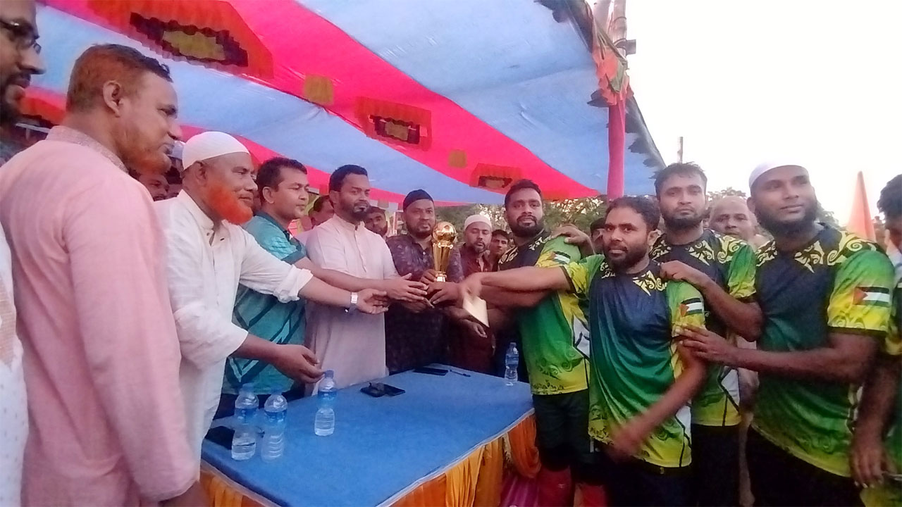 নড়াইলে ‘জুলাই বিপ্লব চ্যাম্পিয়ন ট্রফি’তে পেশাজীবী দল চ্যাম্পিয়ন