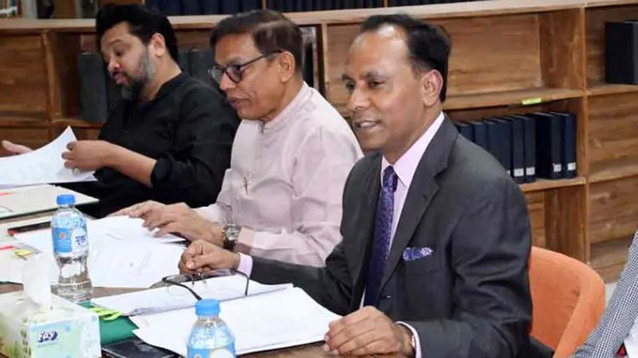 ত্রয়োদশ জাতীয় সংসদের লাইব্রেরি কমিটির প্রথম বৈঠক ব্যারিস্টার কায়সার কামালের সভাপতিত্বে অনুষ্ঠিত হয়