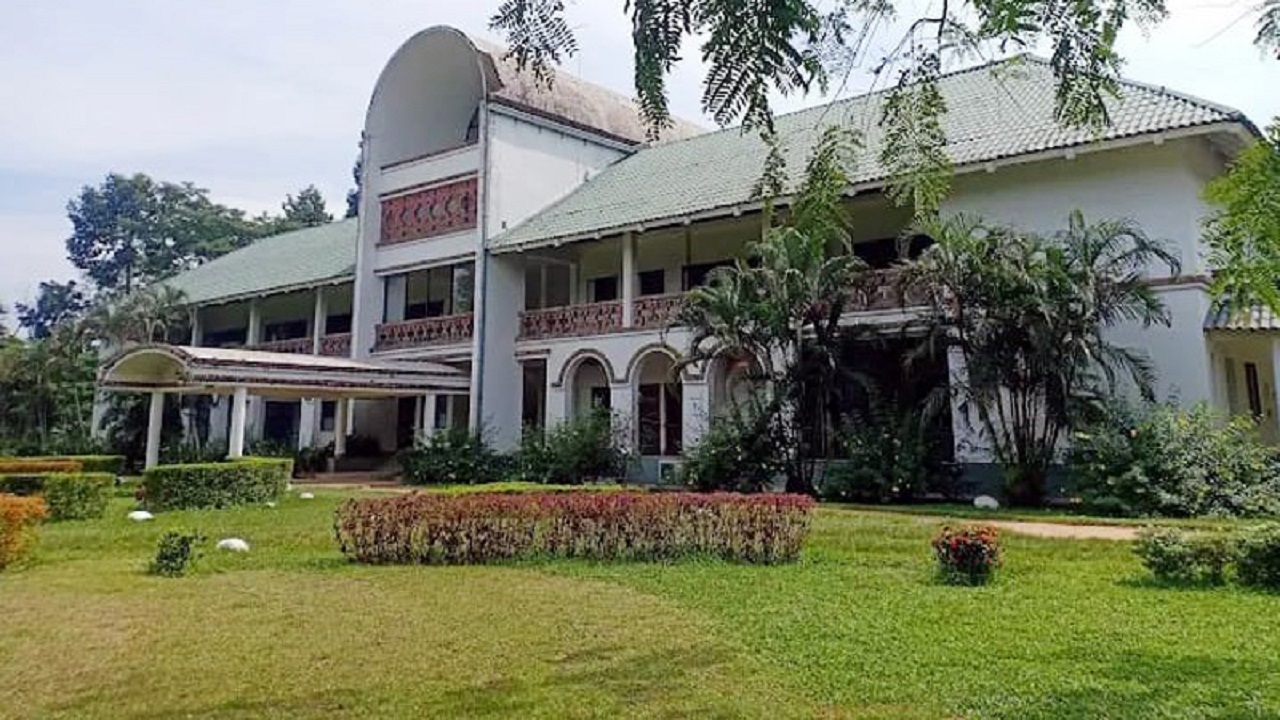 ১৯ দিন বন্ধ ক্যামেলিয়া হাসপাতাল, ৪ দফা দাবিতে প্রশাসনের দ্বারস্থ