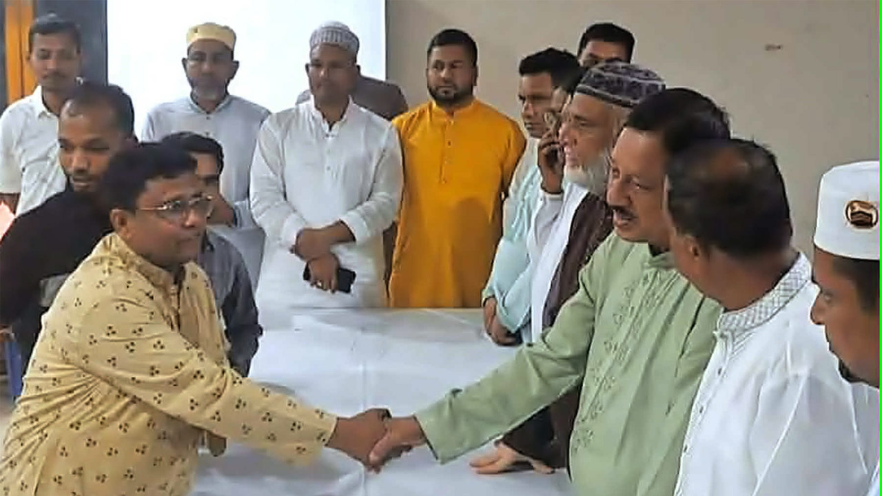 কটিয়াদীতে এমপি জালাল উদ্দিনের ঈদ শুভেচ্ছা বিনিময়