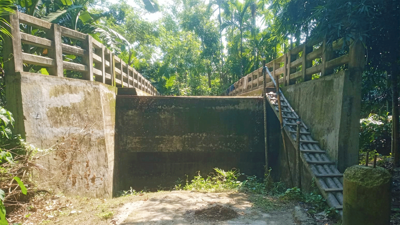 কাজ শেষ না হওয়া গার্ডার ব্রিজ