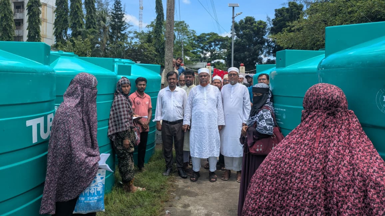 পানির ট্যাংক বিতরণ