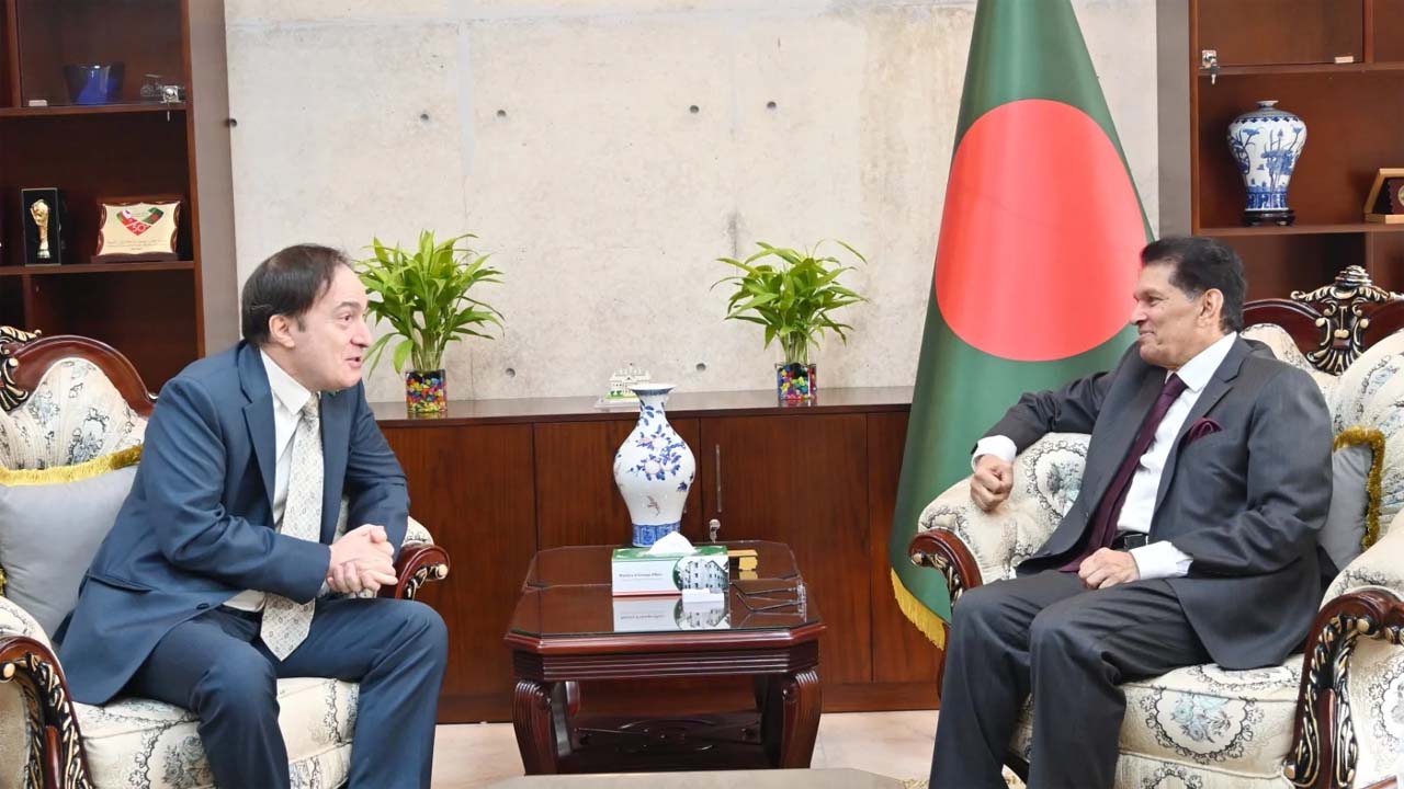 পররাষ্ট্রমন্ত্রী ড. খলিলুর রহমান আর্জেন্টিনার রাষ্ট্রদূত মার্সেলো কার্লোস সেসার সাথে বৈঠক করেন