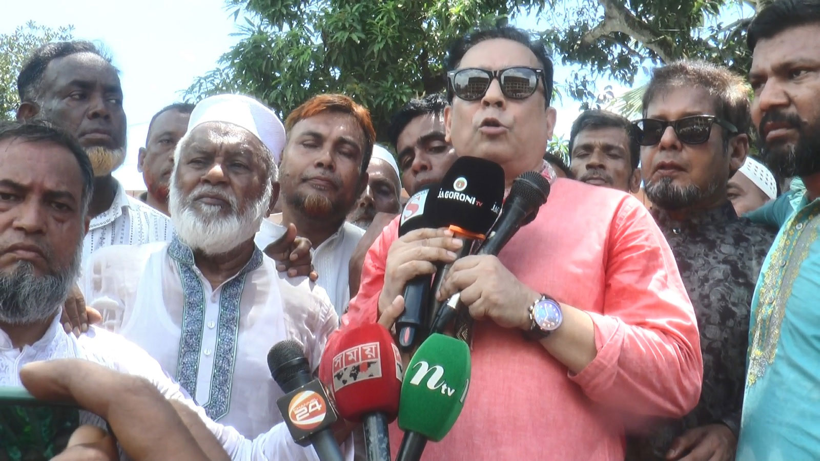 কথা বলছেন খন্দকার মাশুকুর রহমান মাশুক