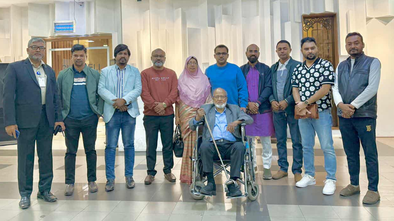 স্বাস্থ্য পরীক্ষার জন্য সস্ত্রীক সিঙ্গাপুর যাচ্ছেন বিএনপি নেতা খন্দকার মোশাররফ