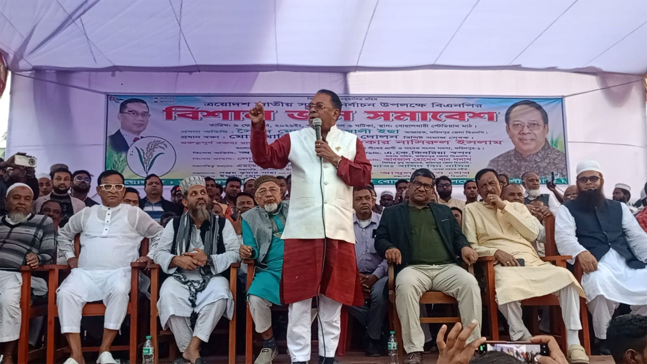 বক্তব্য প্রদান করছেন খন্দকার নাসিরুল ইসলাম