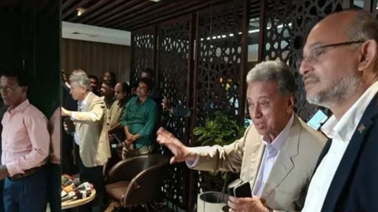 অর্থমন্ত্রী আমির খসরু মাহমুদ চৌধুরী