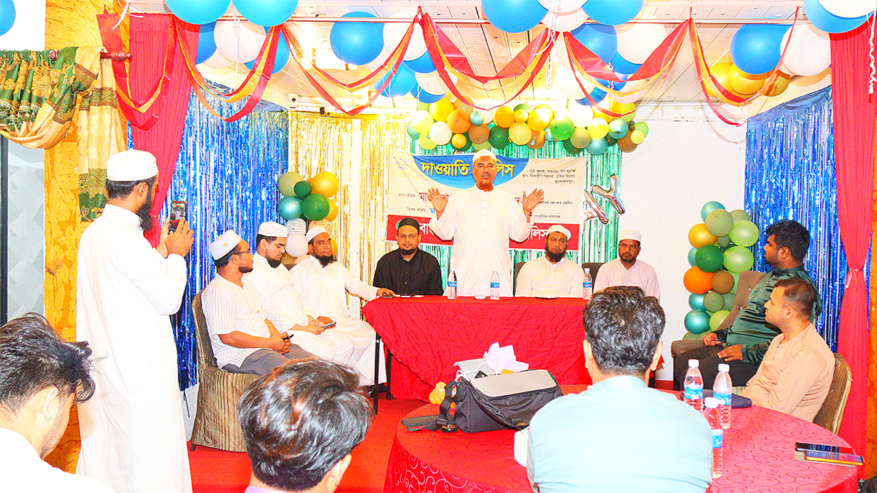 বক্তব্য রাখছেন মাওলানা জালালুদ্দিন আহমেদ