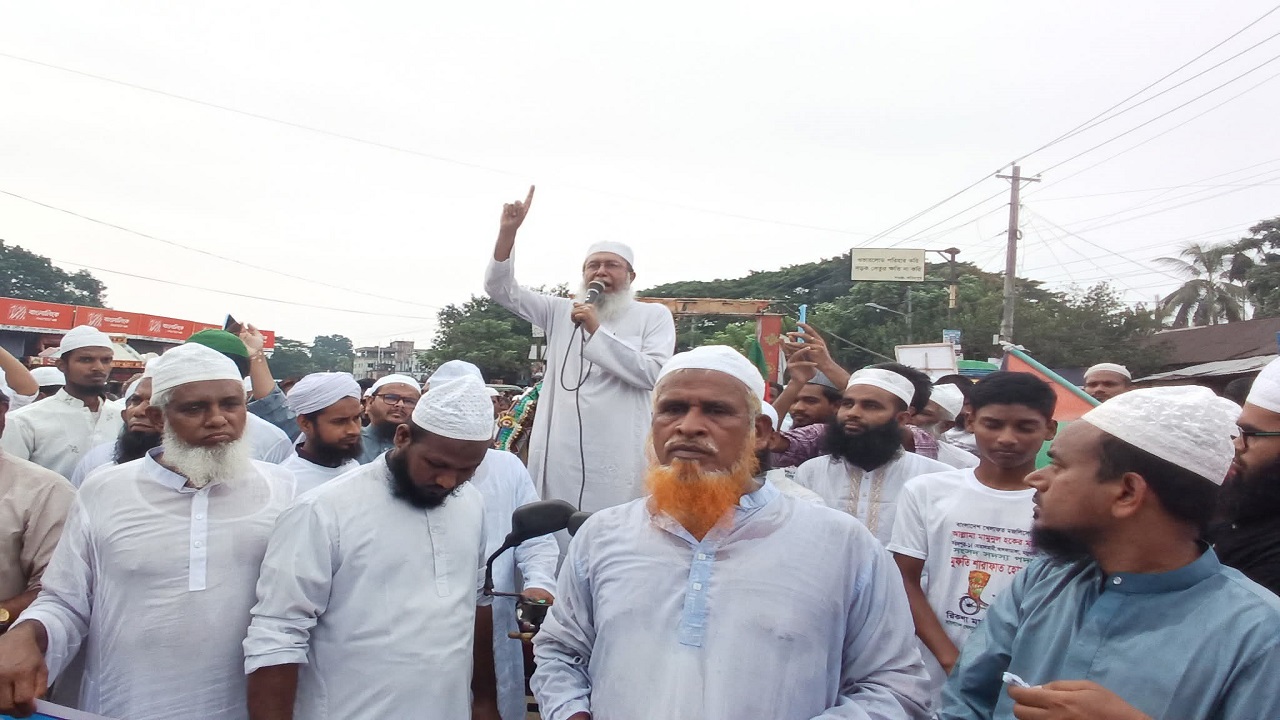 ইসলামের পক্ষে ভোট দিয়ে এদেশকে চাঁদাবাজ-দখলবাজ মুক্ত করুন : মুফতি শারাফাত হোসাইন