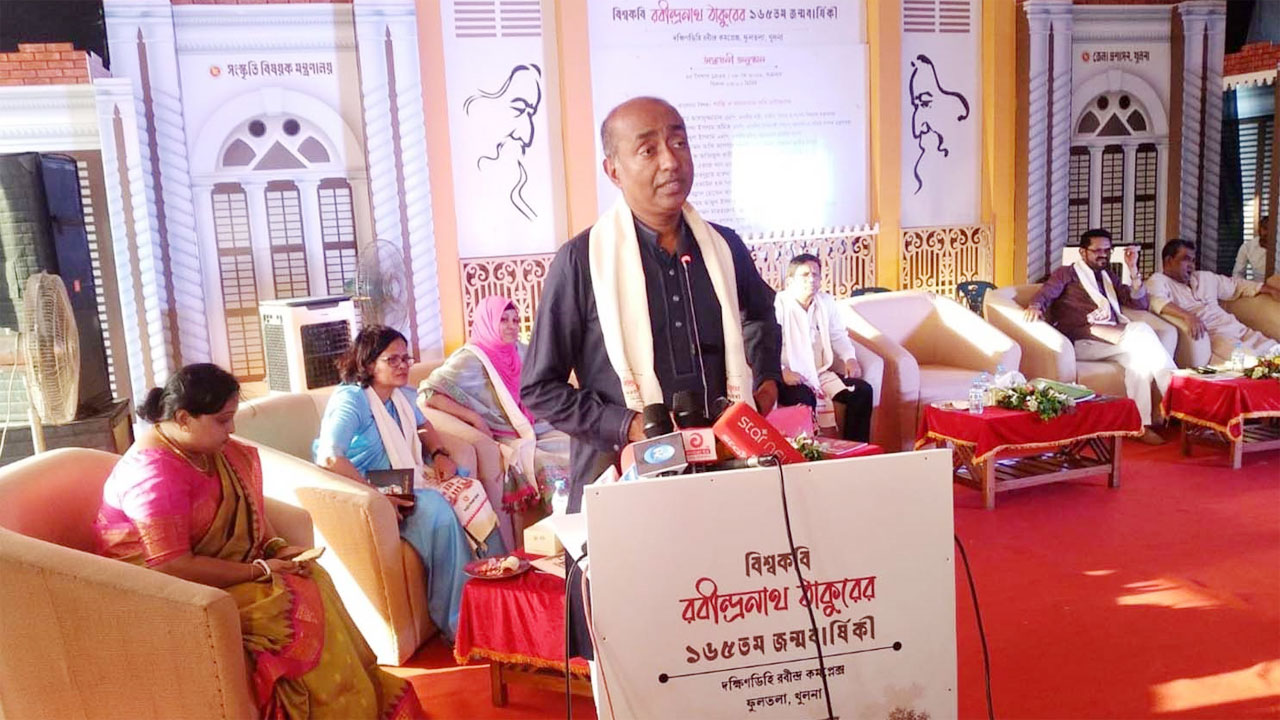 বক্তব্য রাখছেন আইনমন্ত্রী মো: আসাদুজ্জামান