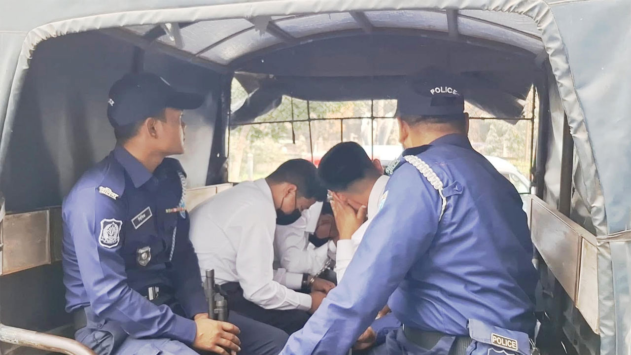 কারাদণ্ডপ্রাপ্ত পরীক্ষার্থীদের কারাগারে নেয়া হচ্ছে