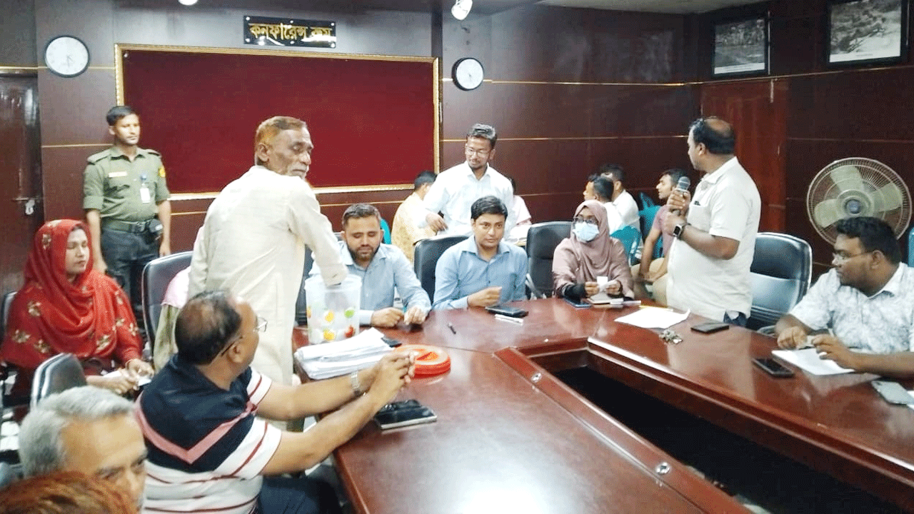সরকারি গুদামে ধান সংগ্রহে লটারির মাধ্যমে কৃষক বাছাই