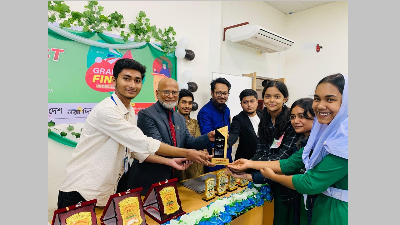 কিশোরগঞ্জে ভিক্টরি ডিবেট ফেস্টে বিজয়ীদের হাতে পুরস্কার তুলে দেন ড. জেহাদ খান